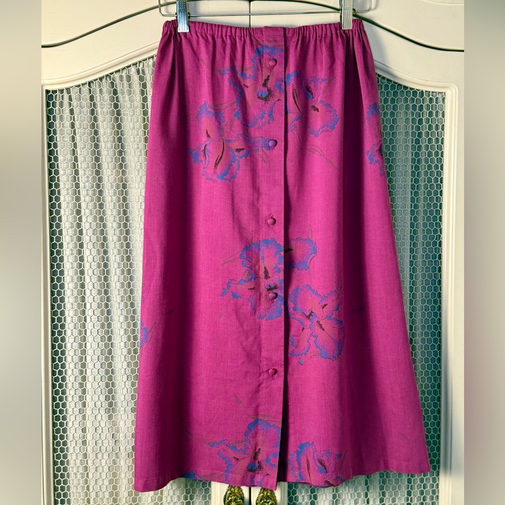 Vintage Retro Hawaiian Floral Fuchsia Pink Midi Skirt with Front Button Detail 🌺